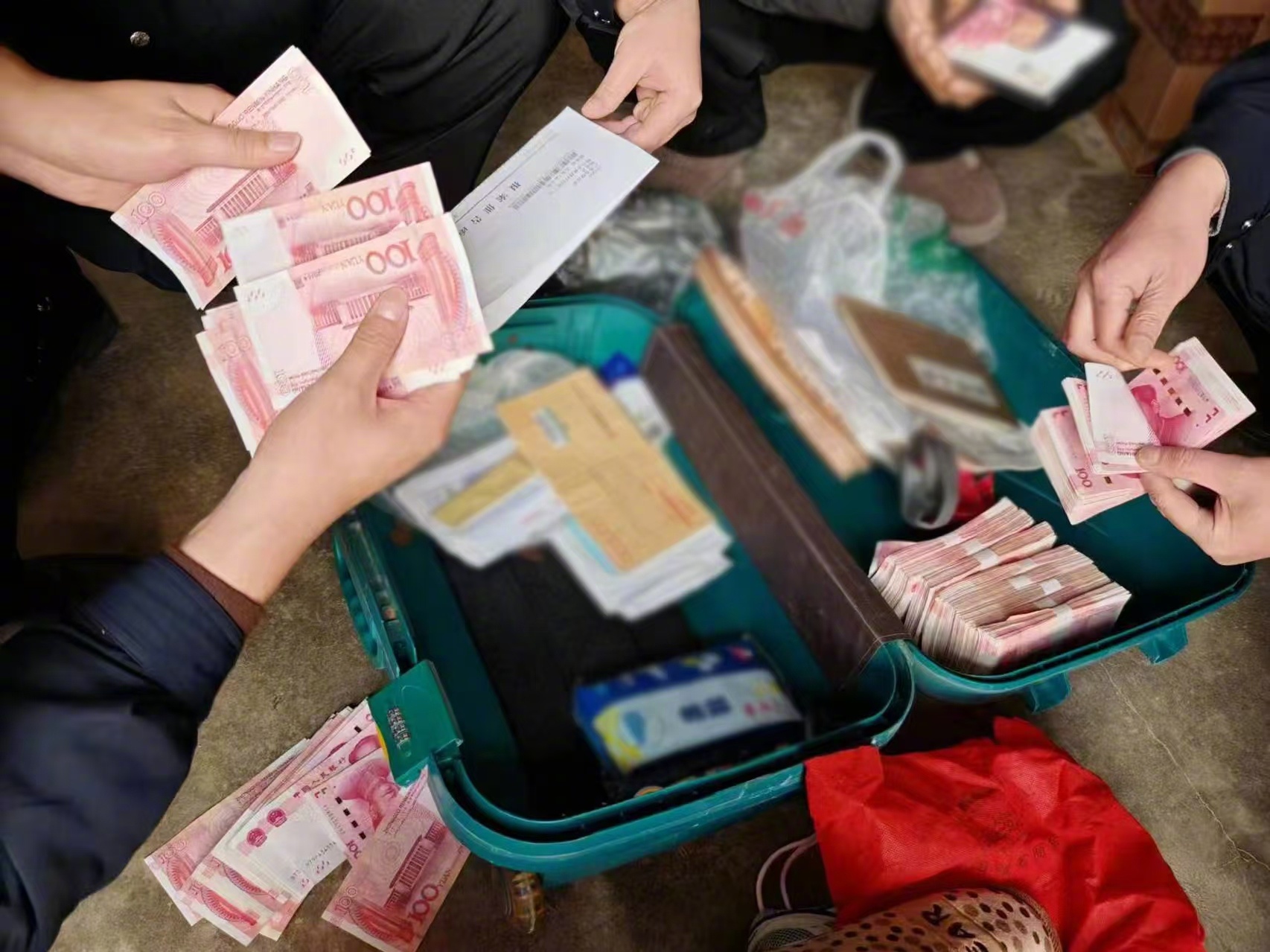 最新带现金几十万能过安检方法分析(最方便真实的黔东携带现金过安检有具体规定吗方法)