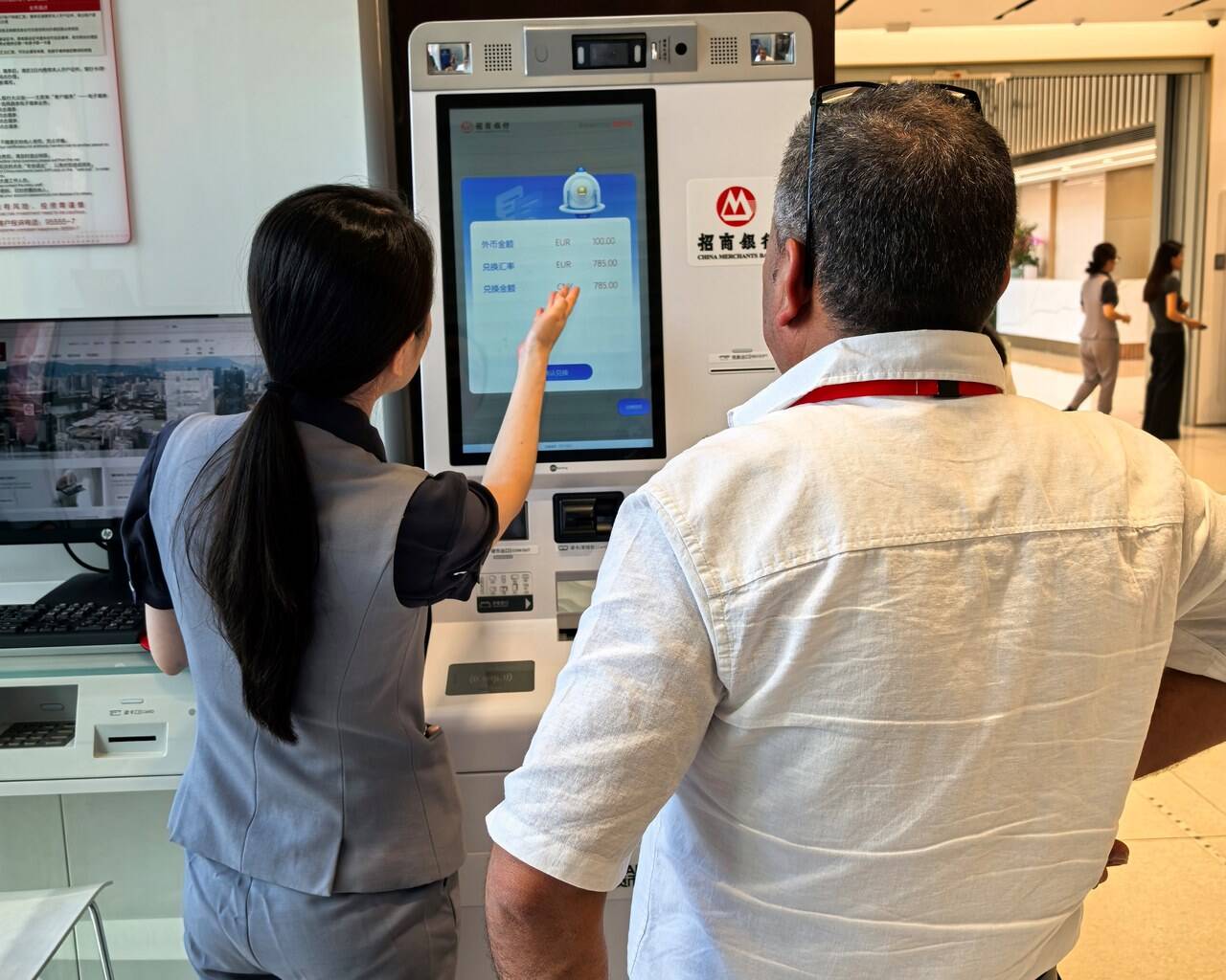 最新医保卡提取现金方法自助提款机方法分析(最方便真实的黔东医疗保障卡怎么提取现金方法)